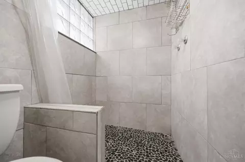 Bath - 4216 Tower Ave, Saint Bernard, OH 45217 photo 4 of 4