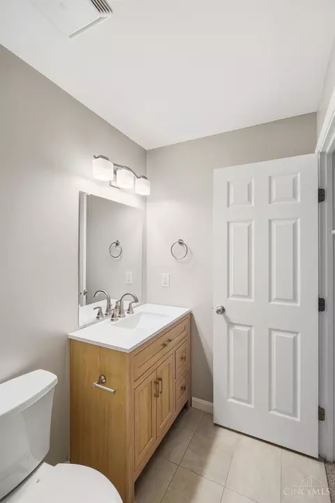 Bath - 2120 Gilbert Ave, Cincinnati, OH 45206 photo 2 of 5