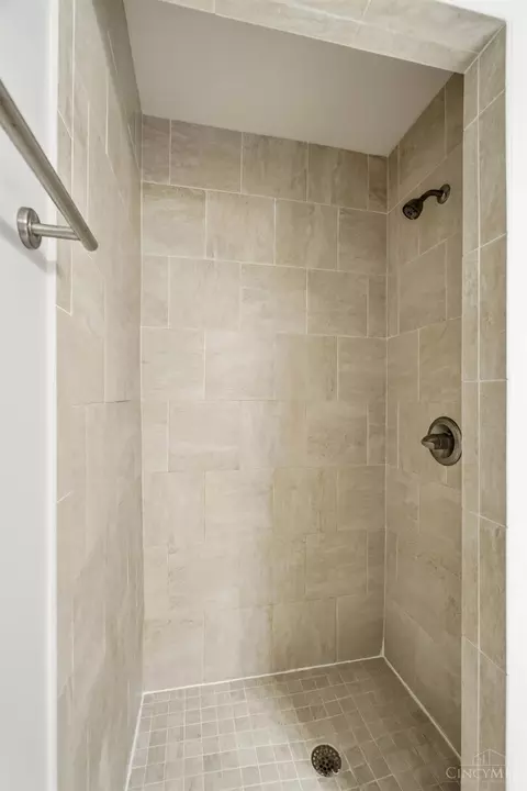 Bath - 2120 Gilbert Ave, Cincinnati, OH 45206 photo 3 of 5