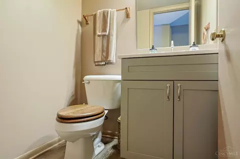 Bath - 1056 Crisfield Dr, Cincinnati, OH 45245 photo 1 of 5