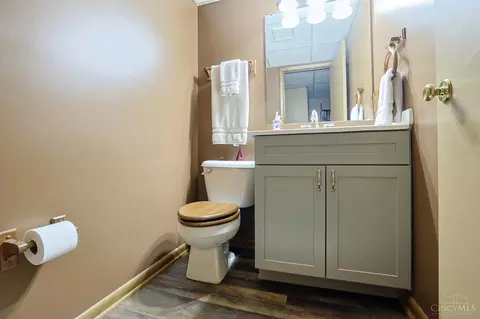Bath - 1056 Crisfield Dr, Cincinnati, OH 45245 photo 5 of 5