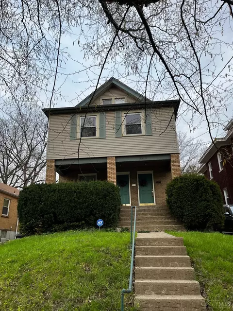 1030 Schiff Ave, Cincinnati, OH 45205