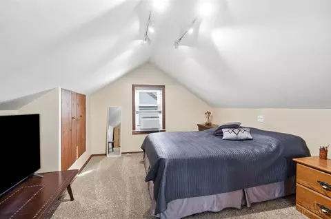 Bedroom - 6796 Warder Dr, Cincinnati, OH 45224 photo 7 of 9