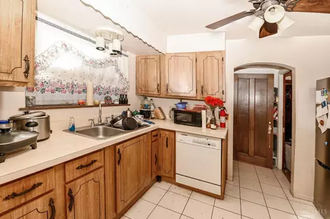 Other - 6815 Hampton Dr, Silverton, OH 45236 photo 3 of 12