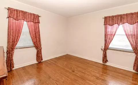 Bedroom - 6815 Hampton Dr, Silverton, OH 45236 photo 3 of 5