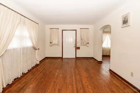 Living - 6815 Hampton Dr, Silverton, OH 45236 photo 1 of 3