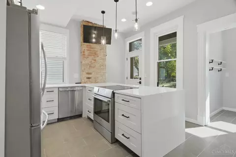 Kitchen - 1333 Myrtle, Cincinnati, OH 45206 photo 2 of 4