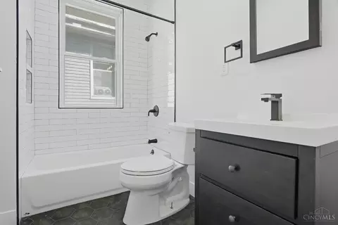 Bath - 1333 Myrtle, Cincinnati, OH 45206 photo 2 of 5