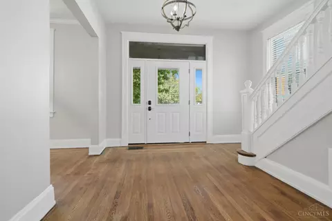 Entry Way - 1333 Myrtle, Cincinnati, OH 45206 photo 3 of 4