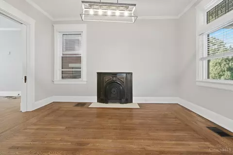 Living - 1333 Myrtle, Cincinnati, OH 45206 photo 1 of 6