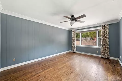 Living - 2585 Honeyhill Ct, Reading, OH 45236 photo 9 of 11