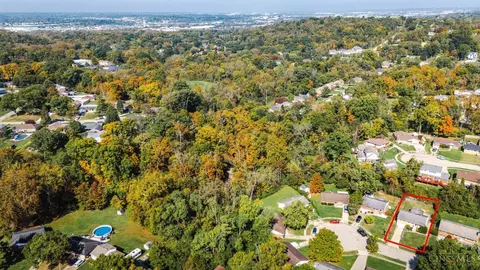 View/Area - 2585 Honeyhill Ct, Reading, OH 45236 photo 4 of 8