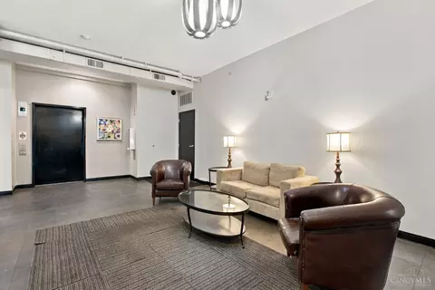 Living - 1150 Vine St, Cincinnati, OH 45202 photo 1 of 6