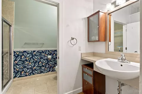 Bath - 1150 Vine St, Cincinnati, OH 45202 photo 1 of 2