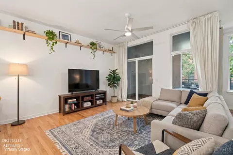 Living - 1150 Vine St, Cincinnati, OH 45202 photo 5 of 6