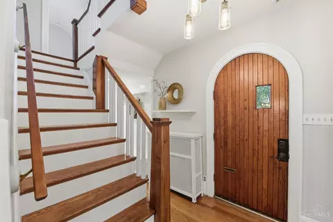 Entry Way - 3055 Springer Ave, Cincinnati, OH 45208 photo 1 of 5