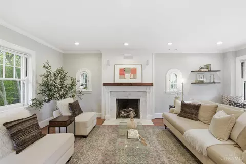 Living - 3055 Springer Ave, Cincinnati, OH 45208 photo 4 of 4
