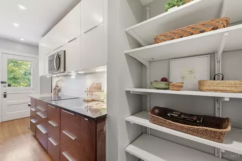 Kitchen - 3055 Springer Ave, Cincinnati, OH 45208 photo 5 of 5