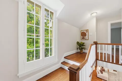 Entry Way - 3055 Springer Ave, Cincinnati, OH 45208 photo 5 of 5