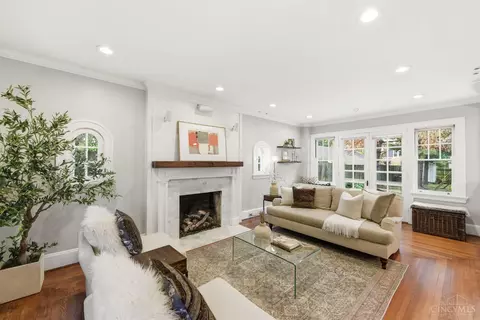 Living - 3055 Springer Ave, Cincinnati, OH 45208 photo 1 of 4