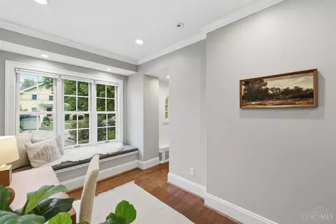 Entry Way - 3055 Springer Ave, Cincinnati, OH 45208 photo 3 of 5