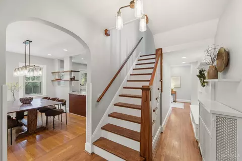 Entry Way - 3055 Springer Ave, Cincinnati, OH 45208 photo 2 of 5