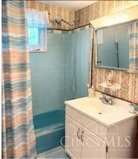 8769 Cabot Dr, Cincinnati, OH 45231 photo 6