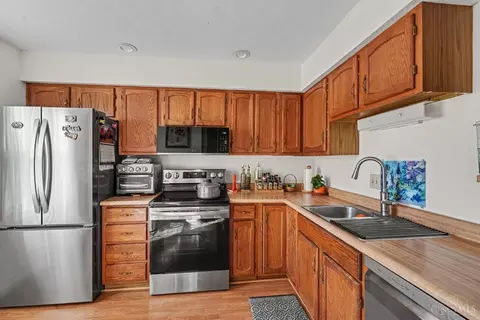 Kitchen - 3637 Parfore Ct, Cincinnati, OH 45245 photo 2 of 2
