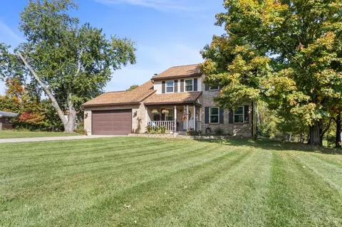 Exterior - 582 Virginia Ln, Cincinnati, OH 45244 photo 5 of 13