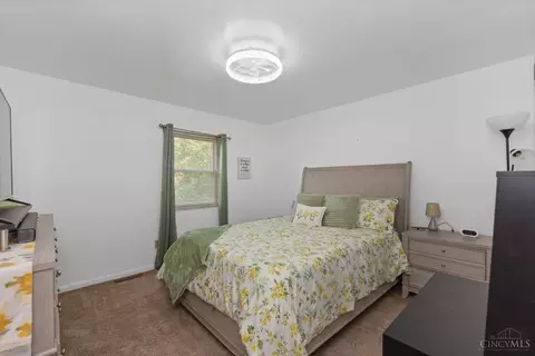 Bedroom - 582 Virginia Ln, Cincinnati, OH 45244 photo 5 of 6