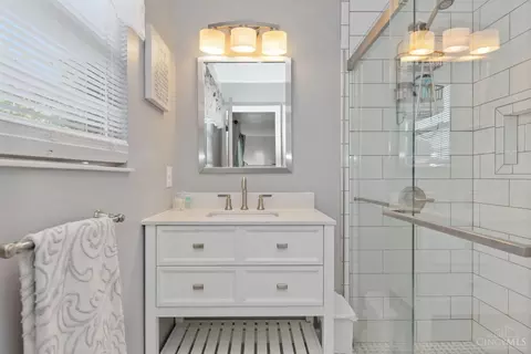 Bath - 582 Virginia Ln, Cincinnati, OH 45244 photo 2 of 4