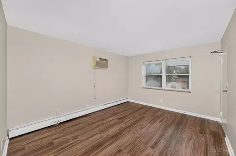 Living - 1275 Sunset Ave, Cincinnati, OH 45205 photo 1 of 2