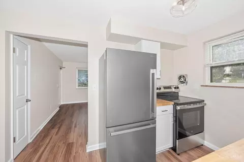 Entry Way - 1275 Sunset Ave, Cincinnati, OH 45205 photo 6 of 6