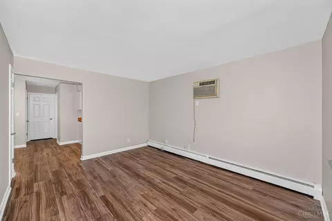 Living - 1275 Sunset Ave, Cincinnati, OH 45205 photo 2 of 2
