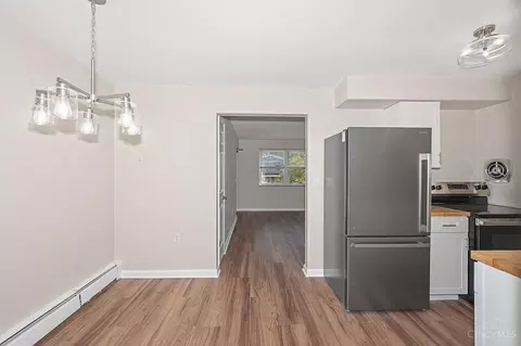 Dining - 1275 Sunset Ave, Cincinnati, OH 45205 photo 1 of 1