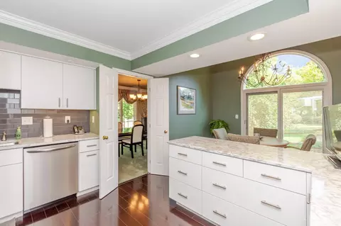 Kitchen - 683 Renolda Woods Ct, Kettering, OH 45429 photo 4 of 4