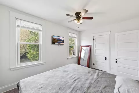 Bedroom - 1121 Gilsey Ave, Cincinnati, OH 45205 photo 6 of 7
