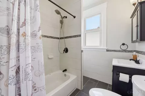 Bath - 1121 Gilsey Ave, Cincinnati, OH 45205 photo 3 of 3