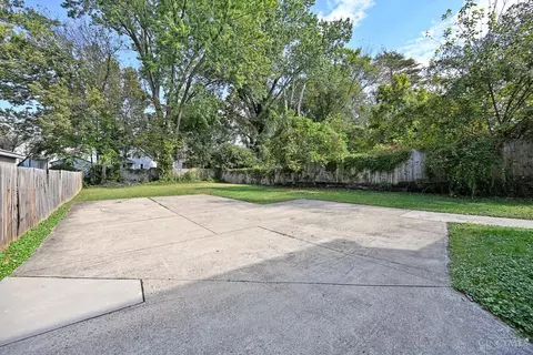 Exterior - 5748 Bramble Ave, Cincinnati, OH 45227 photo 10 of 13