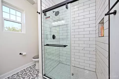 Bath - 5748 Bramble Ave, Cincinnati, OH 45227 photo 3 of 5