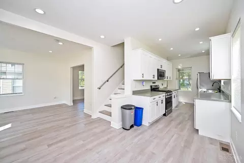 Entry Way - 5748 Bramble Ave, Cincinnati, OH 45227 photo 3 of 4
