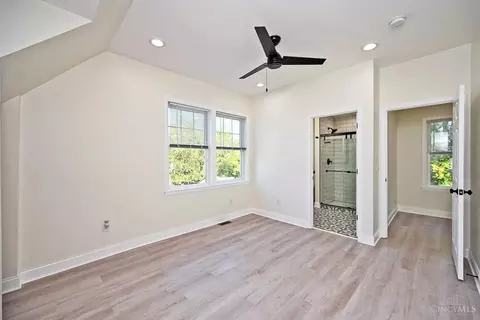 Bedroom - 5748 Bramble Ave, Cincinnati, OH 45227 photo 5 of 8