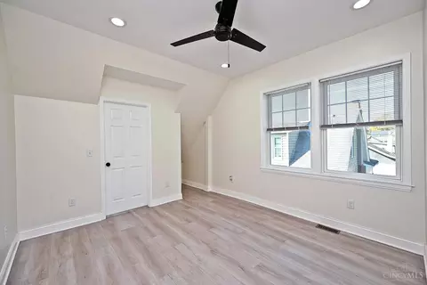 Bedroom - 5748 Bramble Ave, Cincinnati, OH 45227 photo 3 of 8