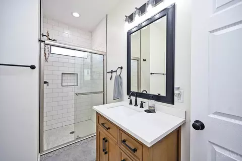 Bath - 5748 Bramble Ave, Cincinnati, OH 45227 photo 1 of 5