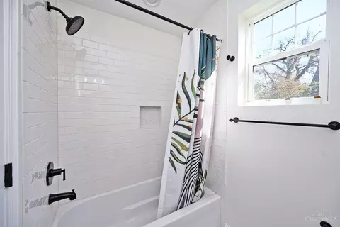 Bath - 5748 Bramble Ave, Cincinnati, OH 45227 photo 5 of 5