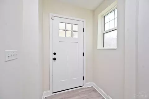 Entry Way - 5748 Bramble Ave, Cincinnati, OH 45227 photo 1 of 4