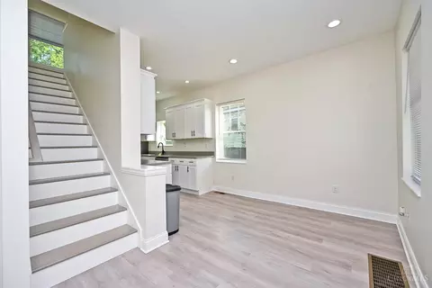 Entry Way - 5748 Bramble Ave, Cincinnati, OH 45227 photo 2 of 4