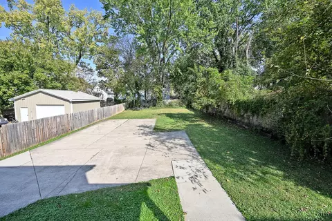 Exterior - 5748 Bramble Ave, Cincinnati, OH 45227 photo 8 of 13