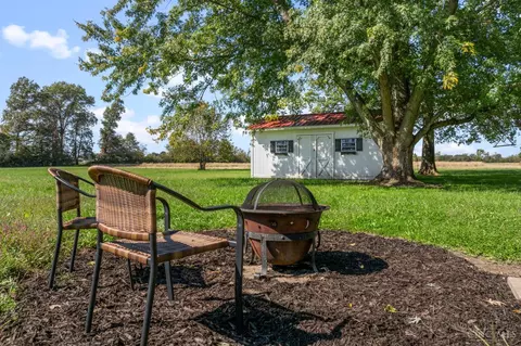 Exterior - 2231 Garner Rd, Blanchester, OH 45107 photo 4 of 8