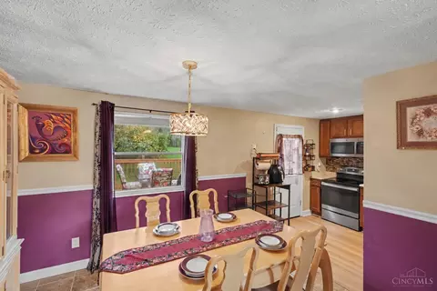 Dining - 11614 New Hope Dr, Forest Park, OH 45240 photo 2 of 2